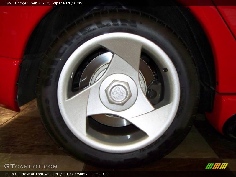 Viper Red / Gray 1995 Dodge Viper RT-10