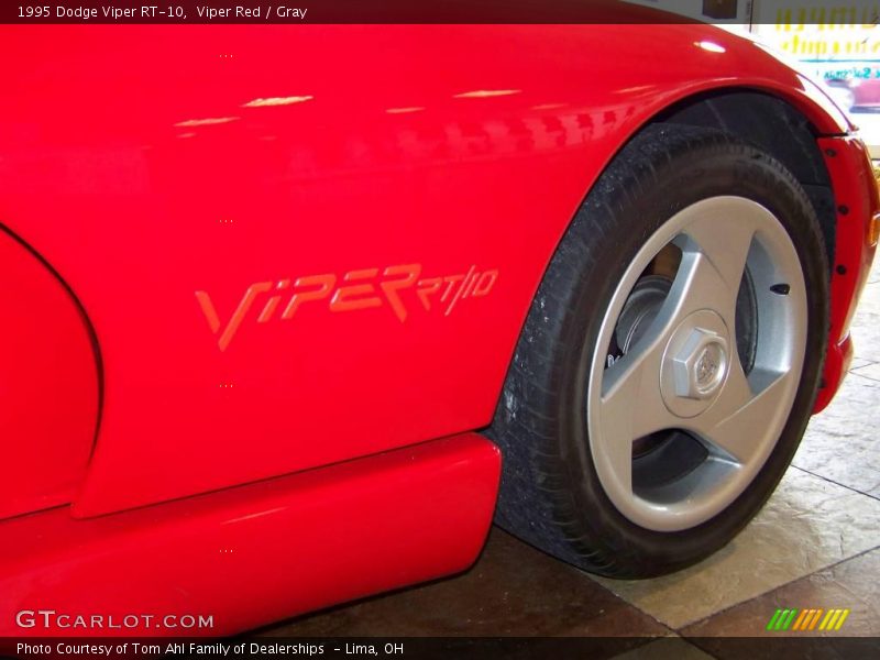 Viper Red / Gray 1995 Dodge Viper RT-10