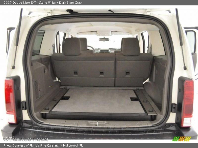 Stone White / Dark Slate Gray 2007 Dodge Nitro SXT