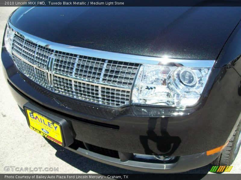 Tuxedo Black Metallic / Medium Light Stone 2010 Lincoln MKX FWD