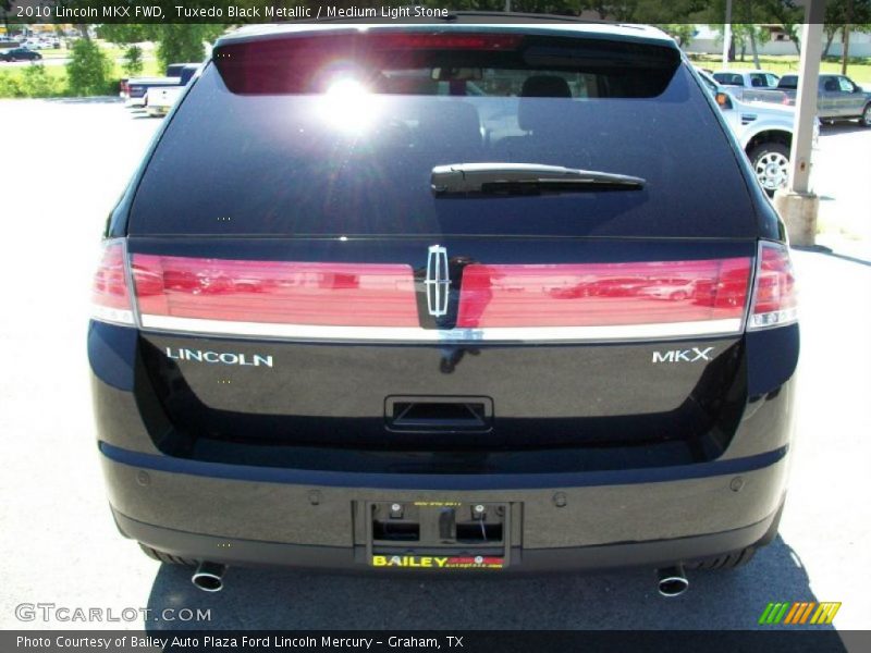 Tuxedo Black Metallic / Medium Light Stone 2010 Lincoln MKX FWD