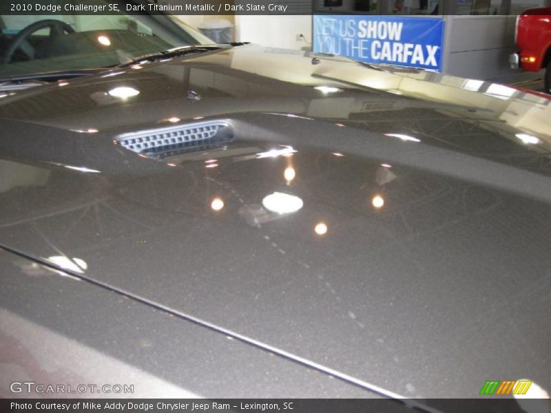 Dark Titanium Metallic / Dark Slate Gray 2010 Dodge Challenger SE