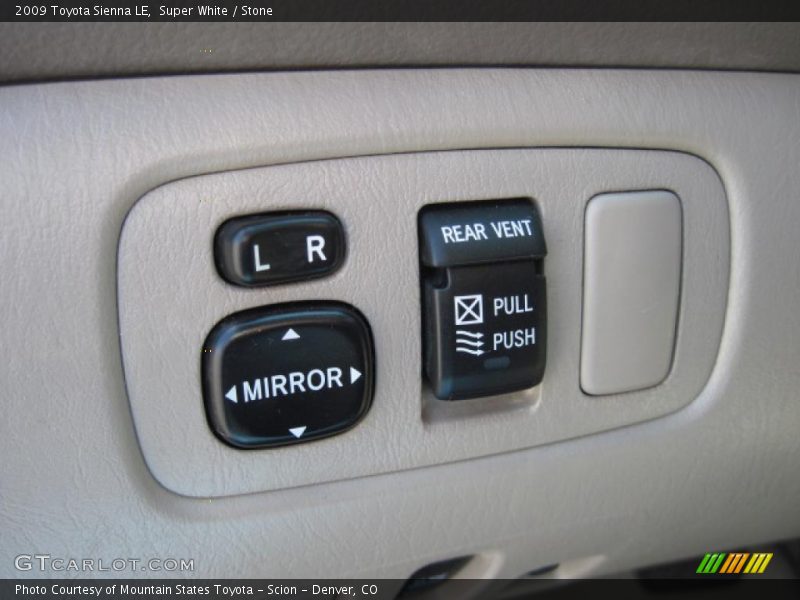Super White / Stone 2009 Toyota Sienna LE