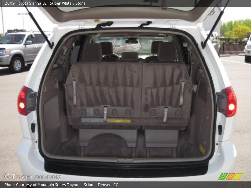Super White / Stone 2009 Toyota Sienna LE