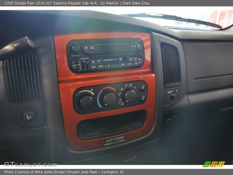 Go ManGo! / Dark Slate Gray 2005 Dodge Ram 1500 SLT Daytona Regular Cab 4x4