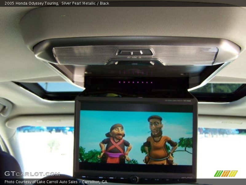 Silver Pearl Metallic / Black 2005 Honda Odyssey Touring