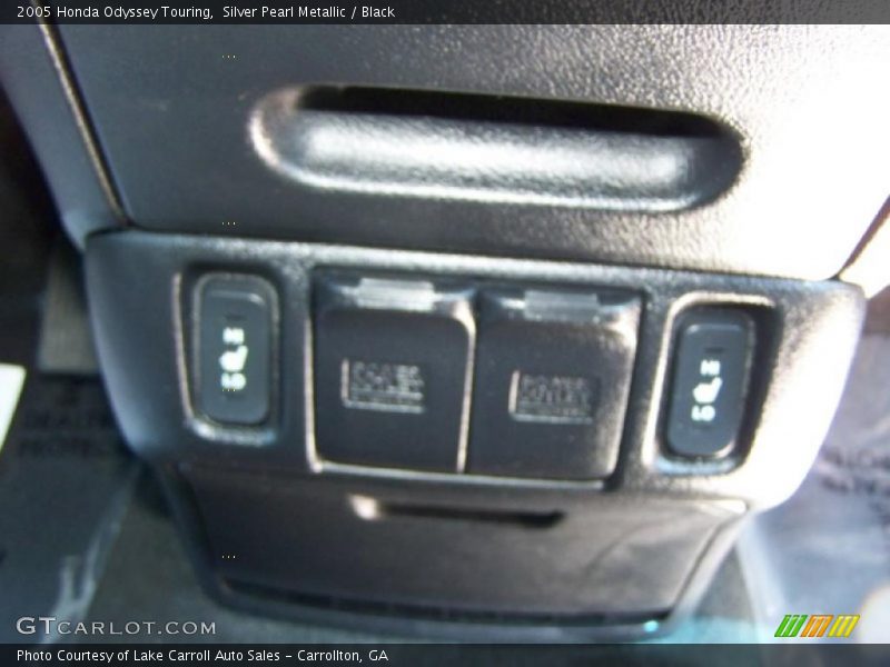Silver Pearl Metallic / Black 2005 Honda Odyssey Touring