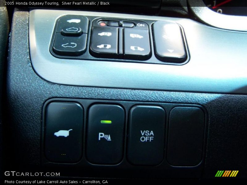 Silver Pearl Metallic / Black 2005 Honda Odyssey Touring