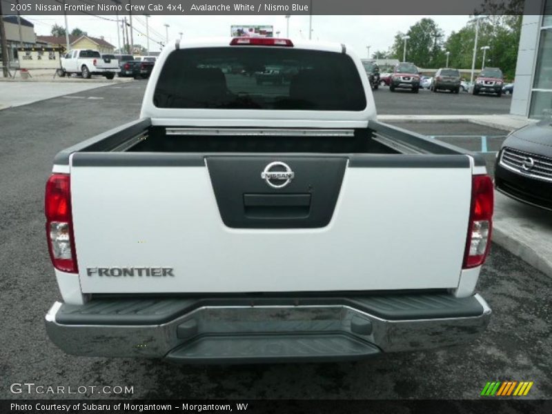 Avalanche White / Nismo Blue 2005 Nissan Frontier Nismo Crew Cab 4x4