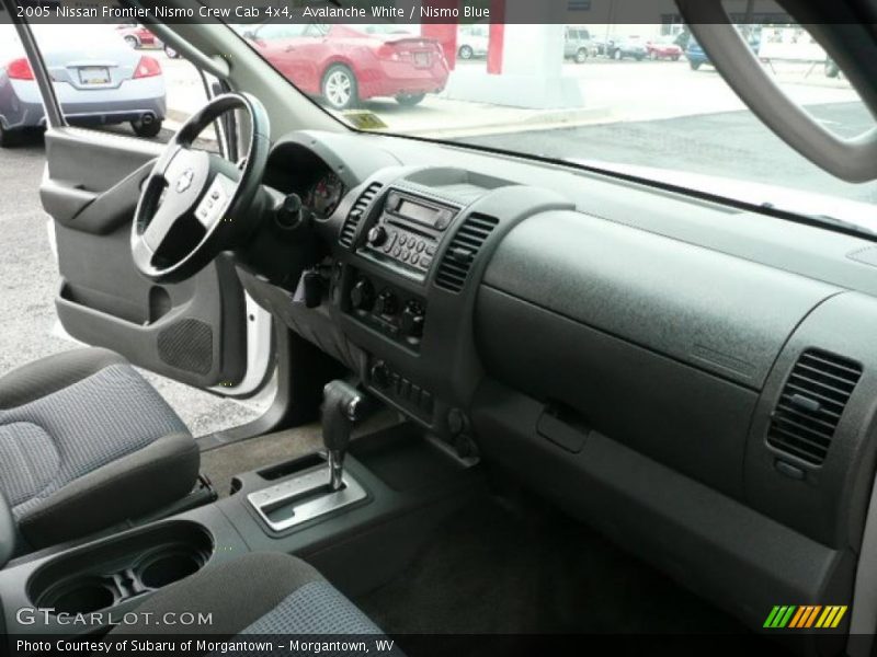 Avalanche White / Nismo Blue 2005 Nissan Frontier Nismo Crew Cab 4x4