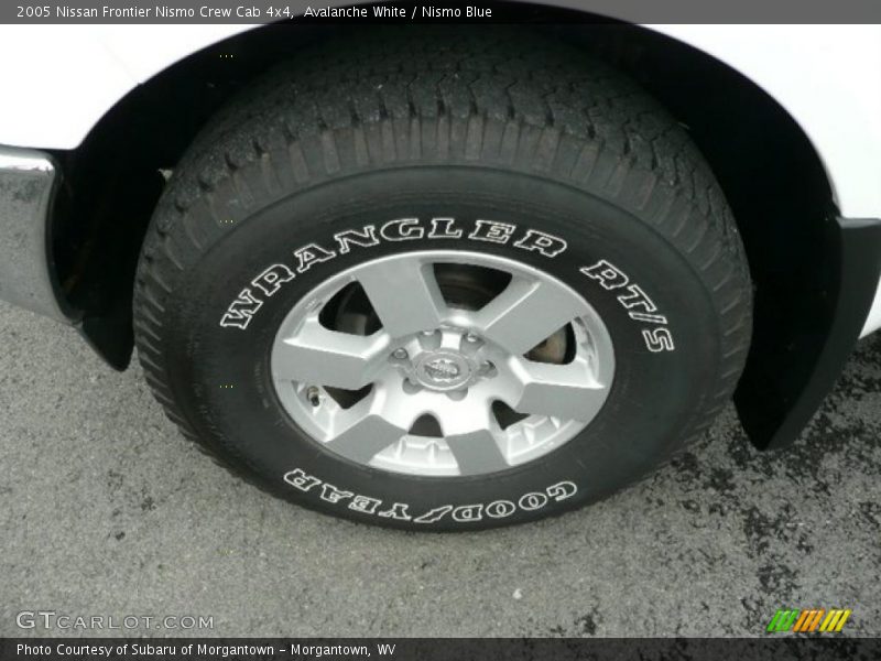 Avalanche White / Nismo Blue 2005 Nissan Frontier Nismo Crew Cab 4x4