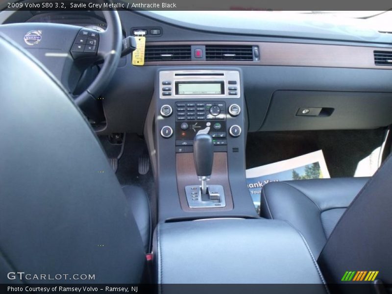 Savile Grey Metallic / Anthracite Black 2009 Volvo S80 3.2