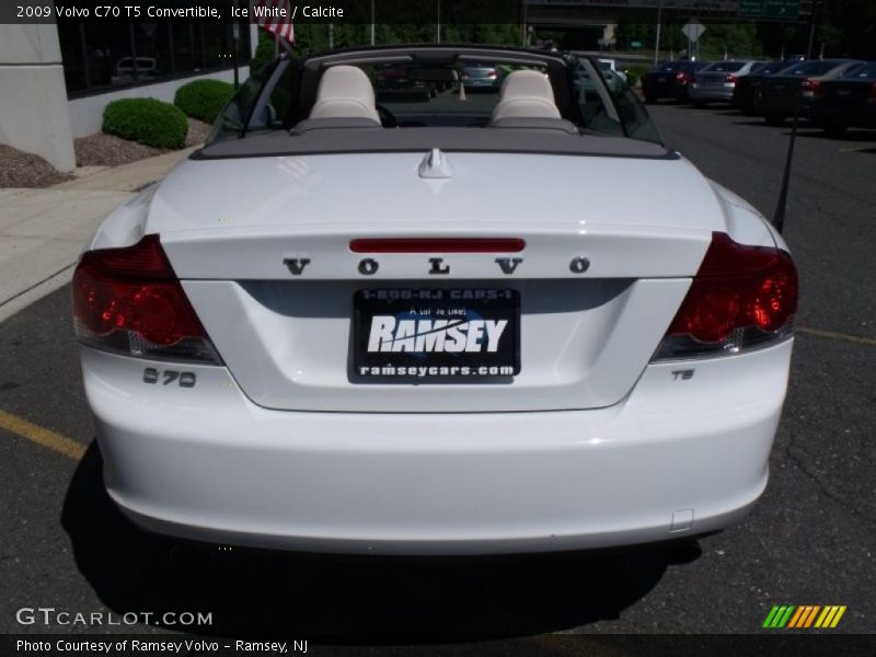 Ice White / Calcite 2009 Volvo C70 T5 Convertible
