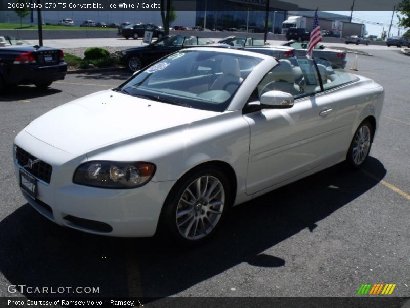 Ice White / Calcite 2009 Volvo C70 T5 Convertible