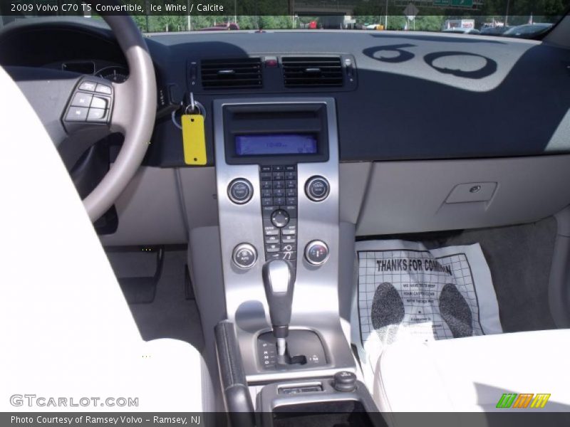 Ice White / Calcite 2009 Volvo C70 T5 Convertible