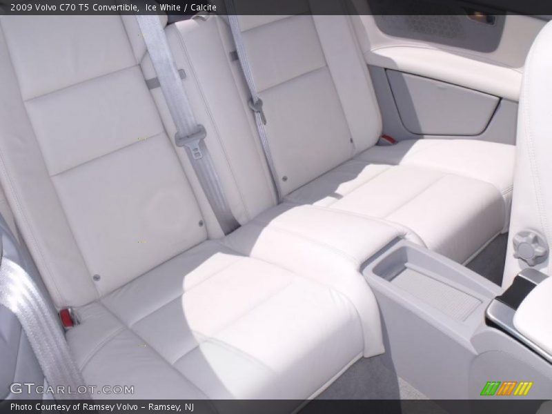 Ice White / Calcite 2009 Volvo C70 T5 Convertible