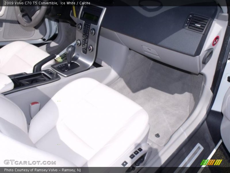 Ice White / Calcite 2009 Volvo C70 T5 Convertible