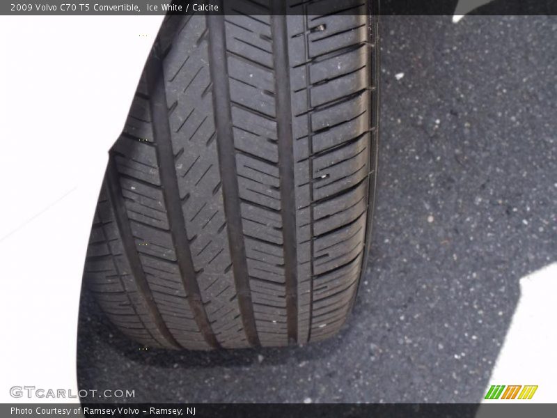 Ice White / Calcite 2009 Volvo C70 T5 Convertible