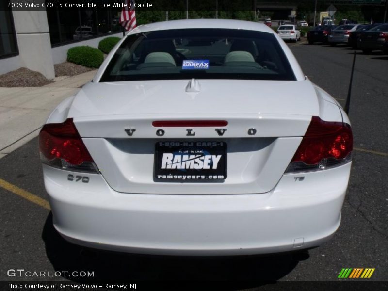 Ice White / Calcite 2009 Volvo C70 T5 Convertible