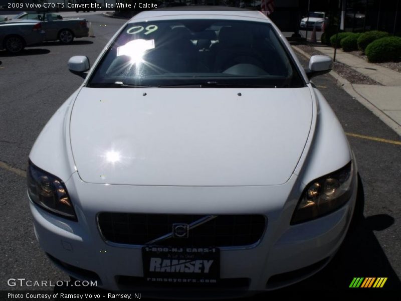 Ice White / Calcite 2009 Volvo C70 T5 Convertible