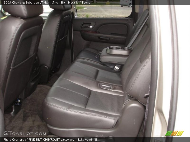 Silver Birch Metallic / Ebony 2009 Chevrolet Suburban LT 4x4