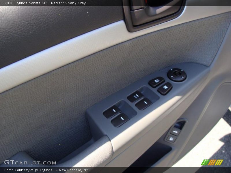Radiant Silver / Gray 2010 Hyundai Sonata GLS