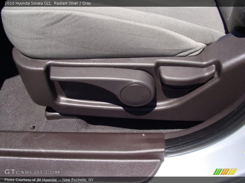 Radiant Silver / Gray 2010 Hyundai Sonata GLS