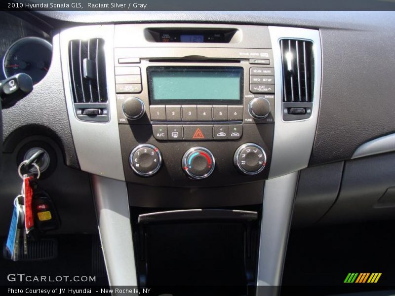 Radiant Silver / Gray 2010 Hyundai Sonata GLS