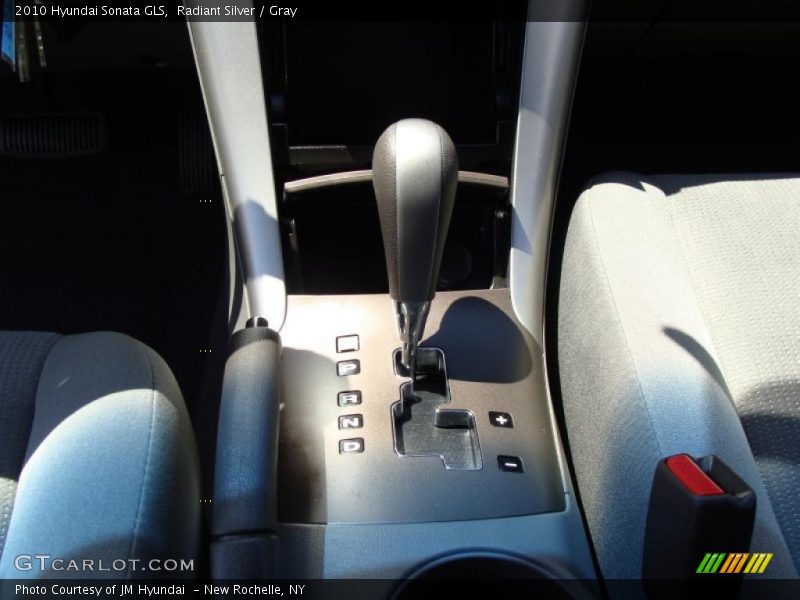 Radiant Silver / Gray 2010 Hyundai Sonata GLS