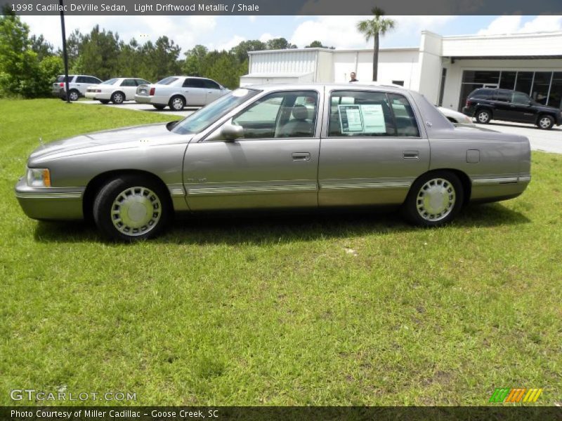Light Driftwood Metallic / Shale 1998 Cadillac DeVille Sedan