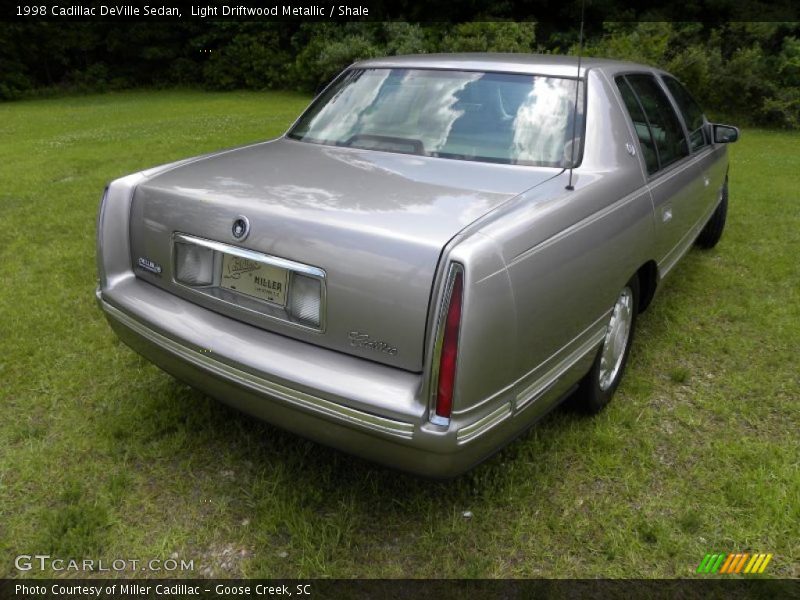 Light Driftwood Metallic / Shale 1998 Cadillac DeVille Sedan