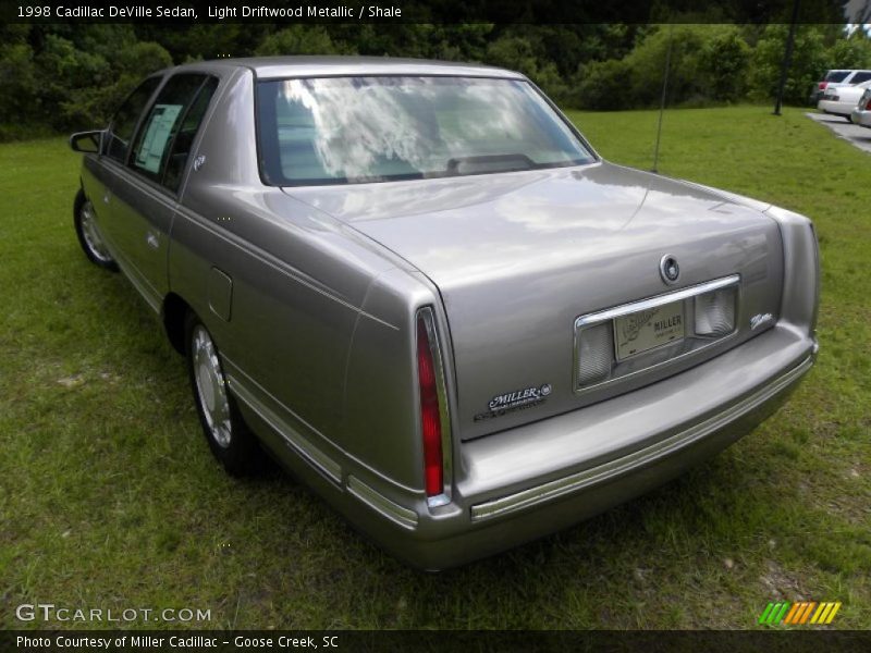 Light Driftwood Metallic / Shale 1998 Cadillac DeVille Sedan