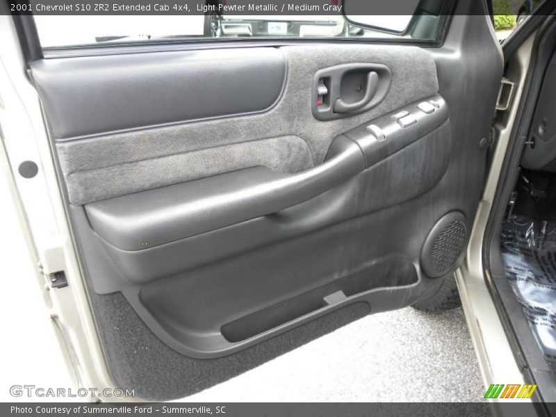 Light Pewter Metallic / Medium Gray 2001 Chevrolet S10 ZR2 Extended Cab 4x4
