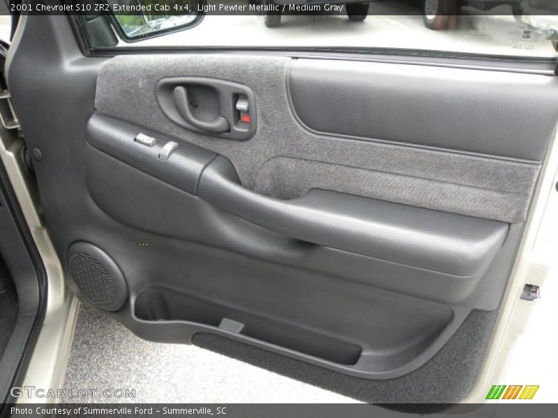 Light Pewter Metallic / Medium Gray 2001 Chevrolet S10 ZR2 Extended Cab 4x4