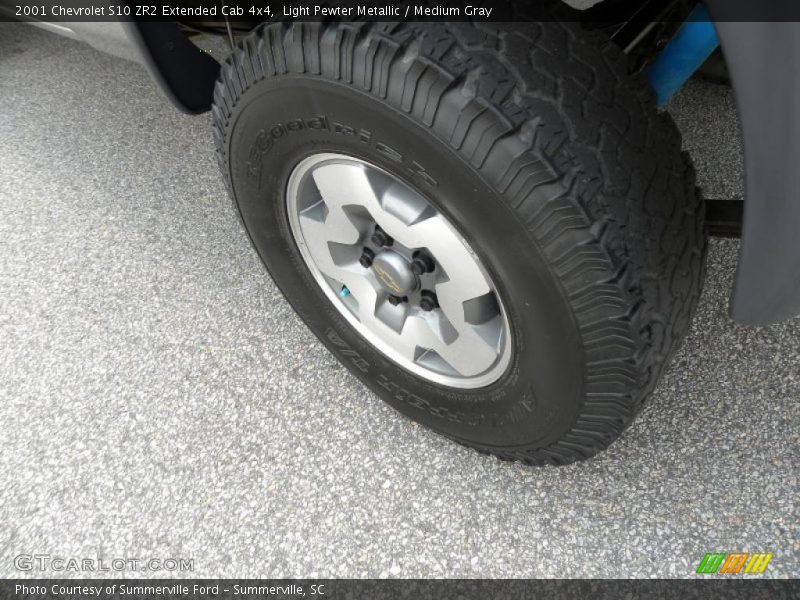Light Pewter Metallic / Medium Gray 2001 Chevrolet S10 ZR2 Extended Cab 4x4