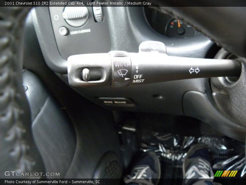 Light Pewter Metallic / Medium Gray 2001 Chevrolet S10 ZR2 Extended Cab 4x4