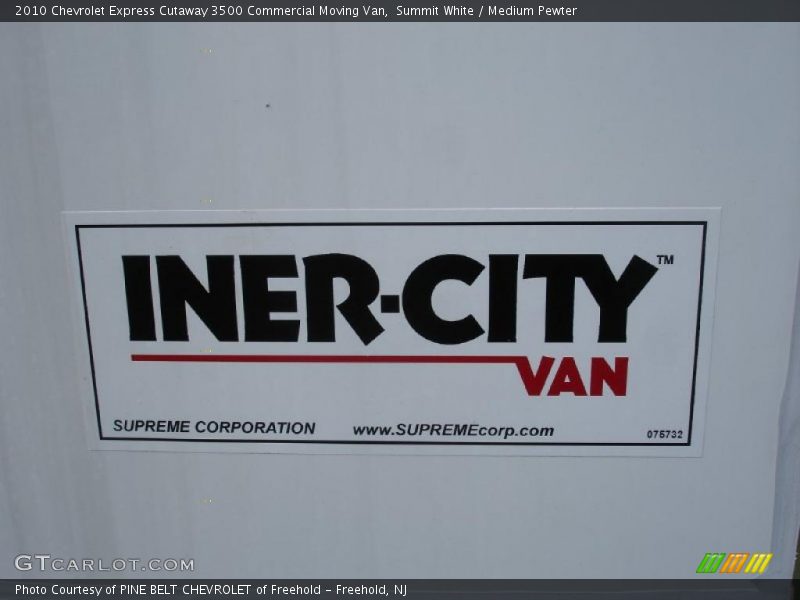 Summit White / Medium Pewter 2010 Chevrolet Express Cutaway 3500 Commercial Moving Van