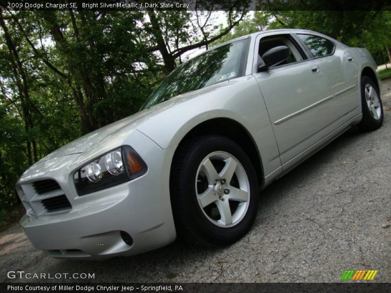 Bright Silver Metallic / Dark Slate Gray 2009 Dodge Charger SE