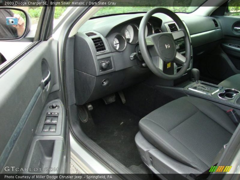 Bright Silver Metallic / Dark Slate Gray 2009 Dodge Charger SE