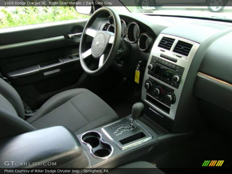 Bright Silver Metallic / Dark Slate Gray 2009 Dodge Charger SE