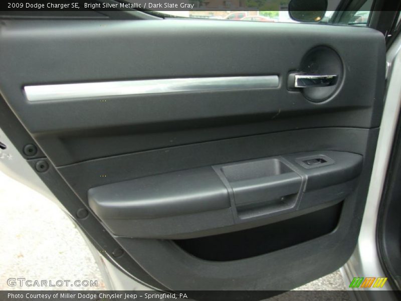 Bright Silver Metallic / Dark Slate Gray 2009 Dodge Charger SE