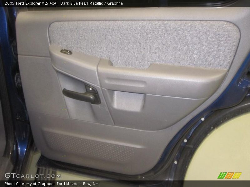 Dark Blue Pearl Metallic / Graphite 2005 Ford Explorer XLS 4x4