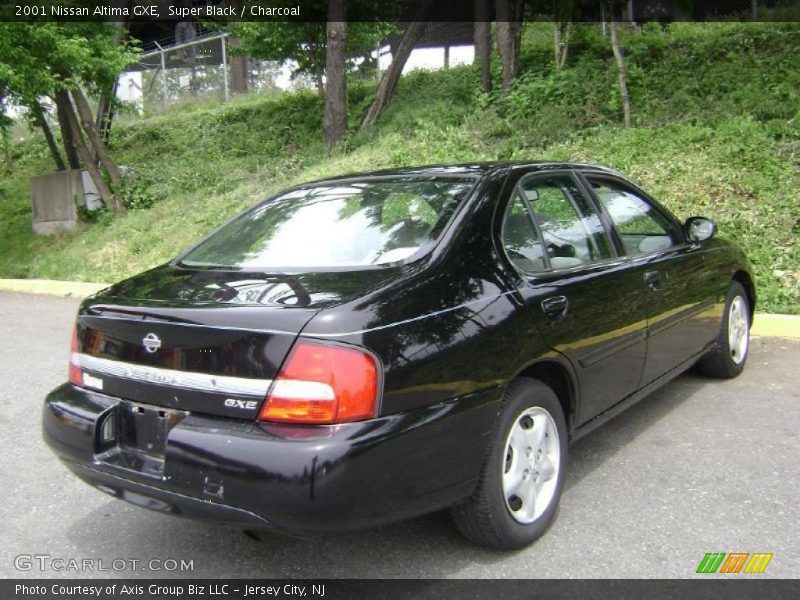 Super Black / Charcoal 2001 Nissan Altima GXE