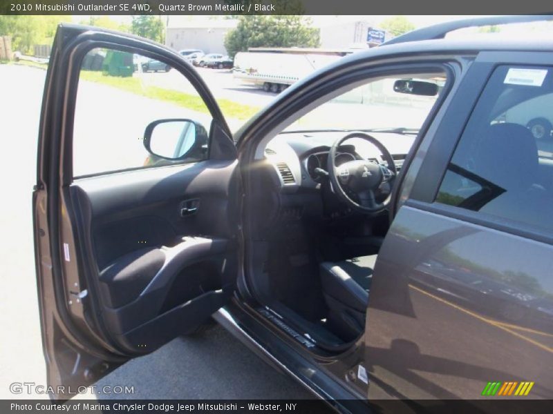 Quartz Brown Metallic / Black 2010 Mitsubishi Outlander SE 4WD