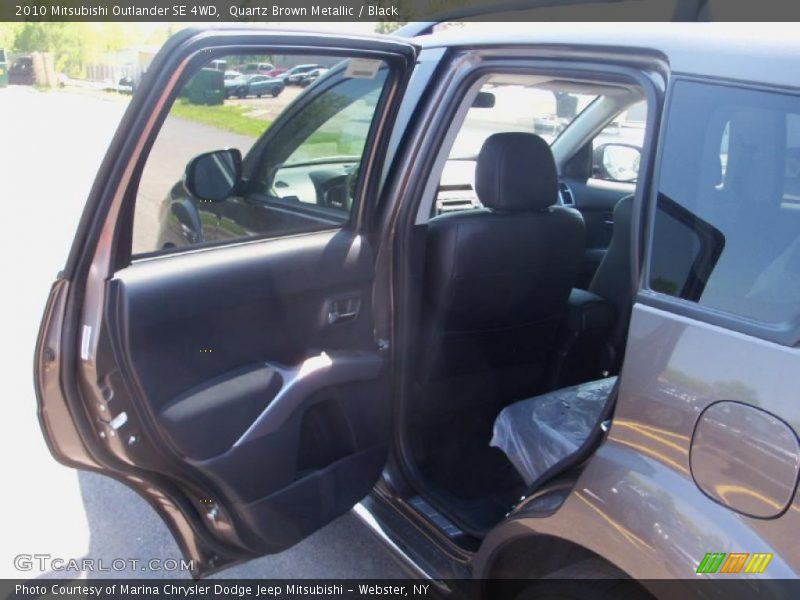 Quartz Brown Metallic / Black 2010 Mitsubishi Outlander SE 4WD
