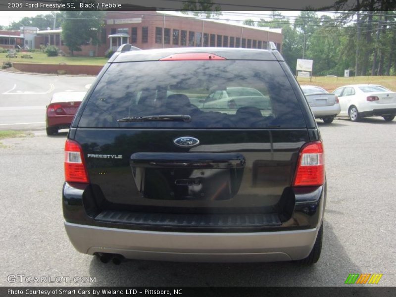 Black / Pebble 2005 Ford Freestyle SE