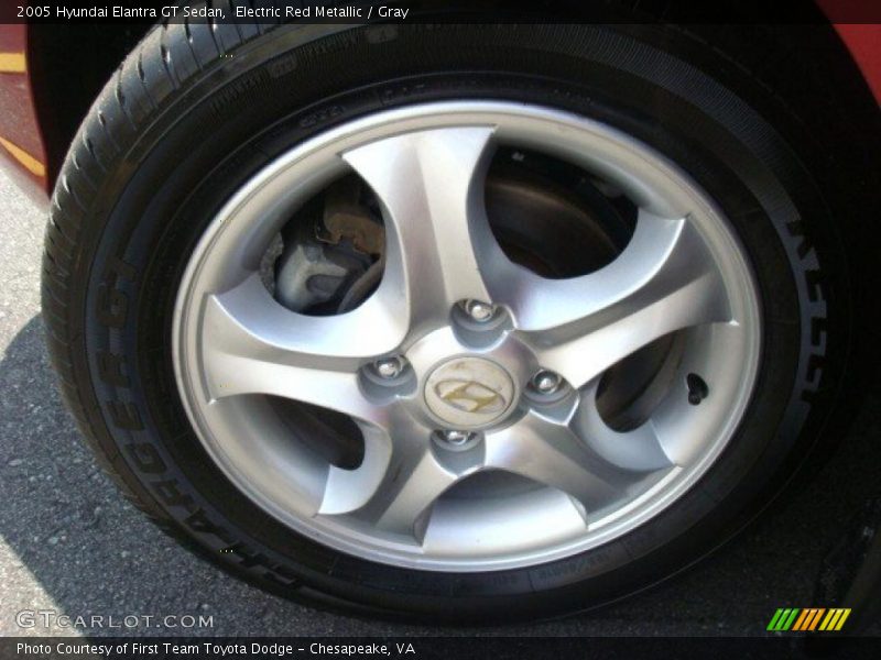 Electric Red Metallic / Gray 2005 Hyundai Elantra GT Sedan