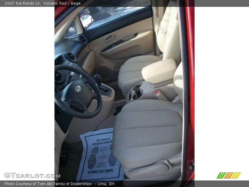 Volcanic Red / Beige 2007 Kia Rondo LX