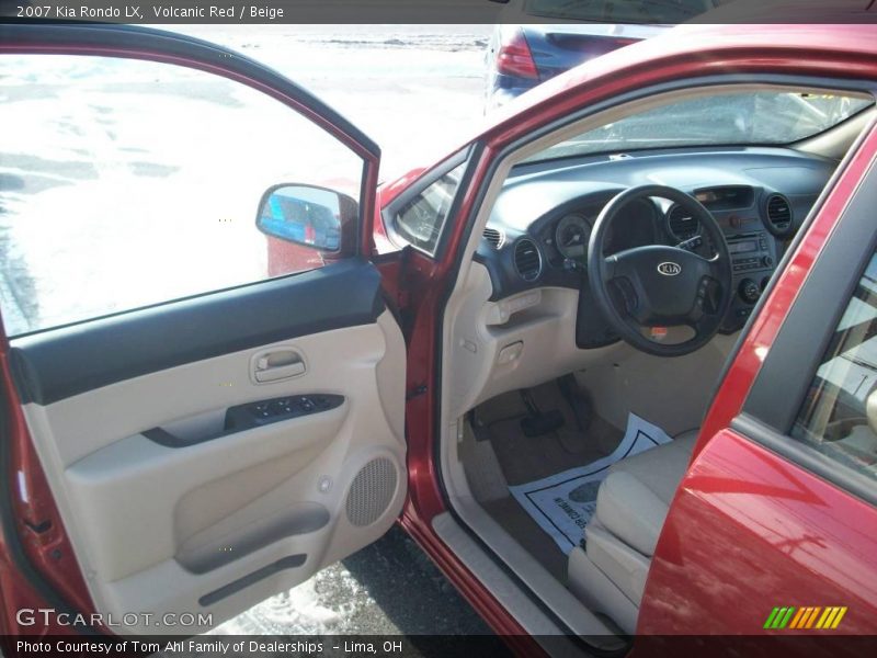 Volcanic Red / Beige 2007 Kia Rondo LX