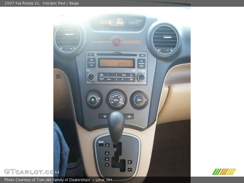 Volcanic Red / Beige 2007 Kia Rondo LX